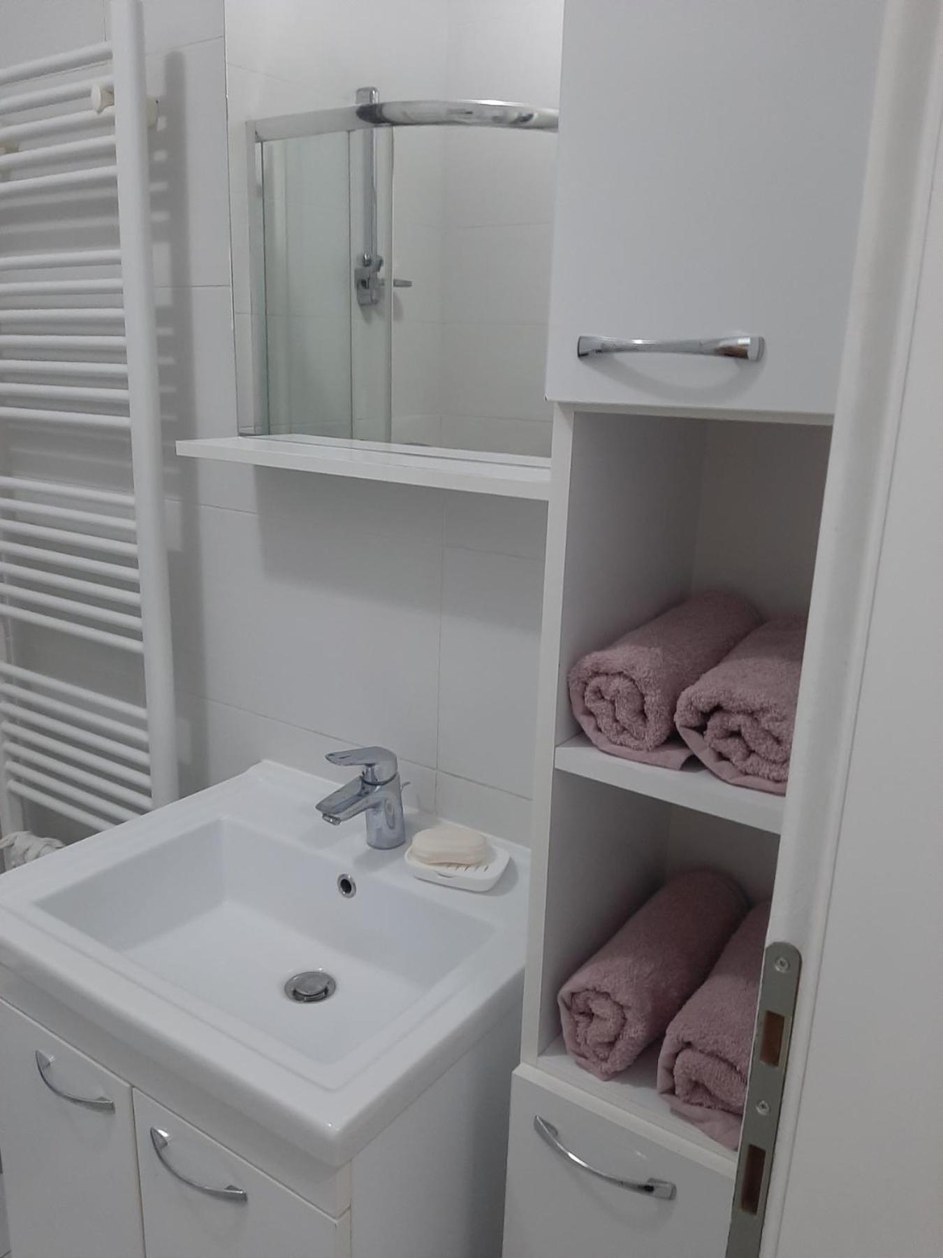 Nelly Apartment